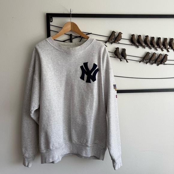 Majestic Other - Majestic Mens XL Yankees 1996 World Series Champions Gray Crewneck Sweatshirt